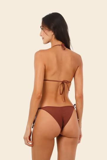 TEXTURED WAVE BARN RED BASAL TRIANGLE T01339