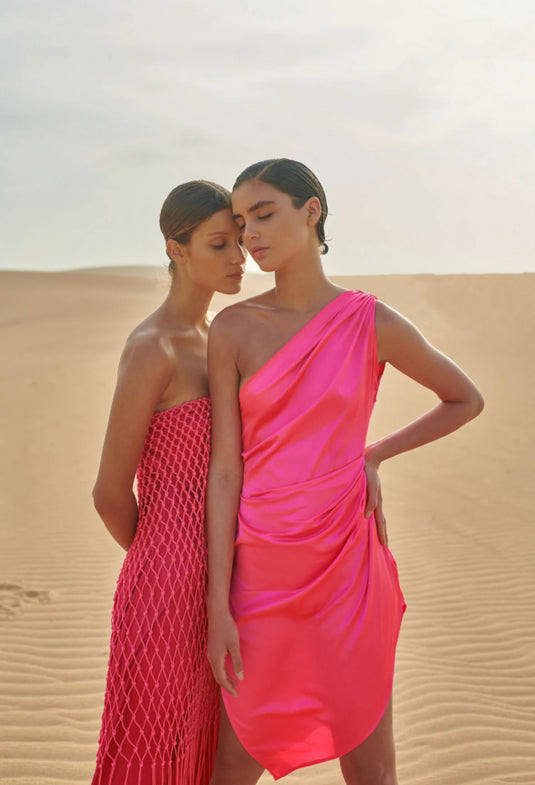 Vestido de seda fucsia