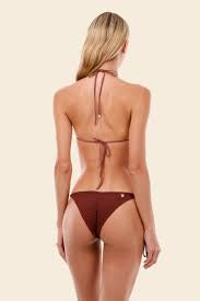 TEXTURED WAVE BARN RED SKY DOLLY BOTTOM B02339